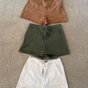 J. Crew Patch Pocket Shorts 3 Pairs in Rust, Olive and Offwhite. Size 28